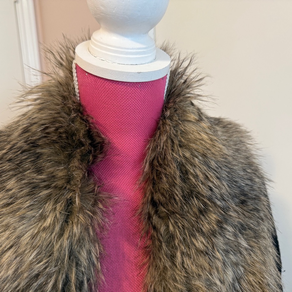 Cynthia Rowley Black Coat with Faux Fur Collar - Picture 4 of 11